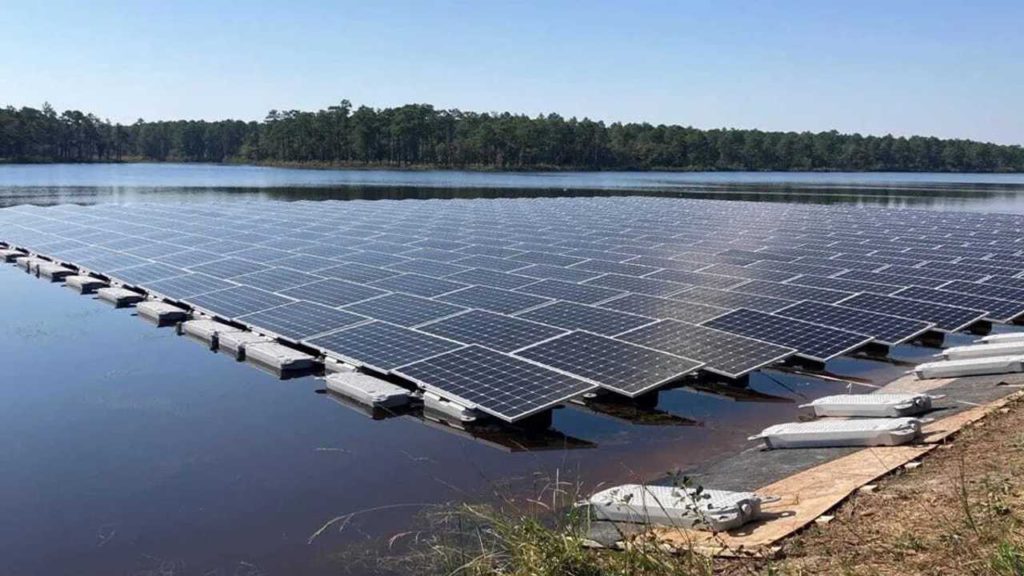 Tecnologie pannelli fotovoltaici - Fig. 3 - Impianto galleggiante a Big Muddy Lake, Canada